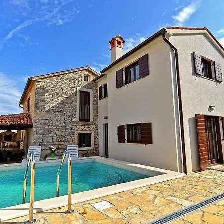 Mit Privatpool Fuer 5 Personen Ca 100 Qm In Svetvincenat, Istrien Binnenland Von Istrien Holiday home Svetvincenat