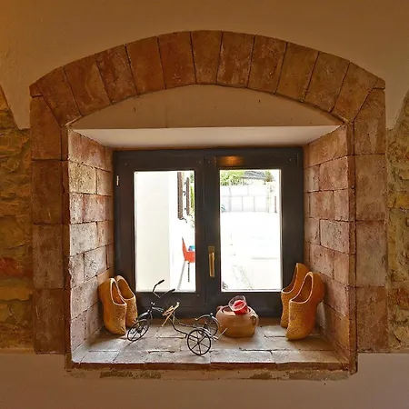 Mit Privatpool Fuer 5 Personen Ca 100 Qm In Svetvincenat, Istrien Binnenland Von Istrien