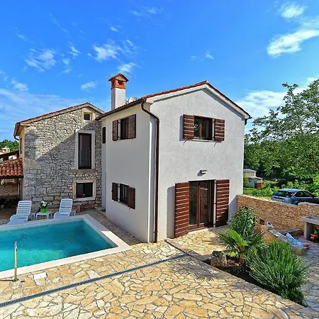 Mit Privatpool Fuer 5 Personen Ca 100 Qm In Svetvincenat, Istrien Binnenland Von Istrien Holiday home